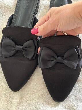 Urban Outfitters Black Pointed-Toe Bow Slip-On Mules